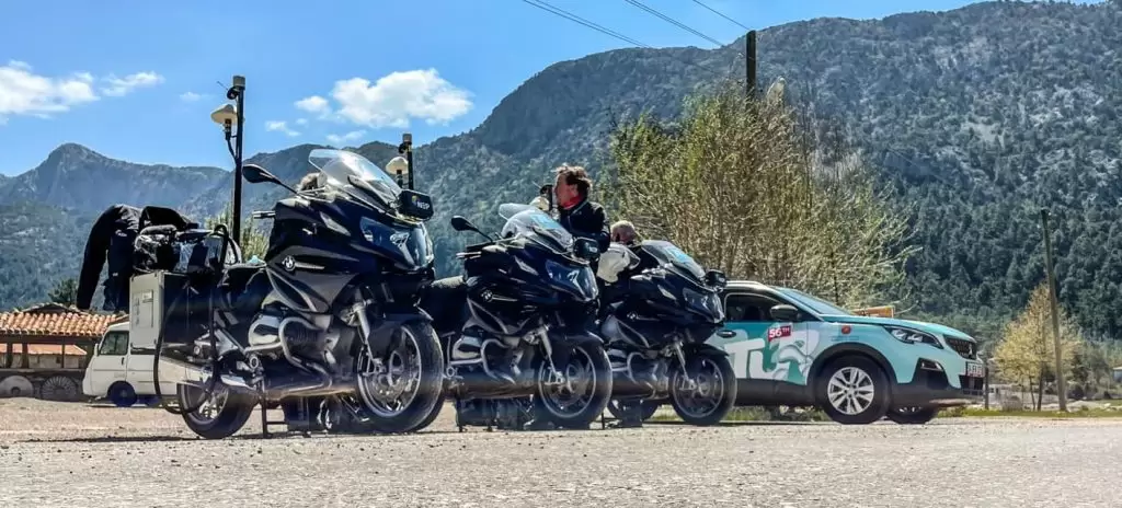 Motorsikletli kamera ekibi